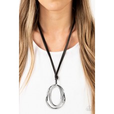 Long OVAL-due Black Necklace